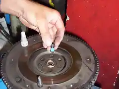 SELLANTE EN TORNILLOS DEL VOLANTE MOTOR