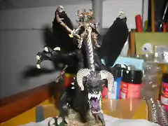 dragon elfo oscuro de frente