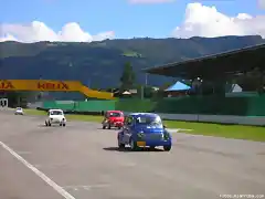 LOS TOPOS CORRIENDO EN EL AUTODROMO