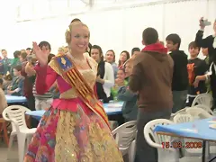 gloria entrando a nuestra carpa