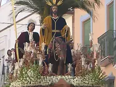 El paso de la Borriquita de Cantillana bajando la cuesta del reloj