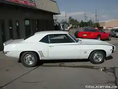 Chevy Camaro 69 white sa