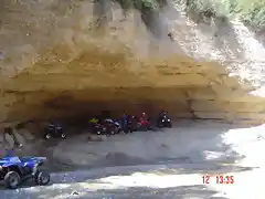 grupo en la cueva