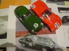 Jaguar E-Type de LM1962 y Ferrari 330 P3 de LM1966