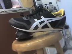 asics ultimate tiger