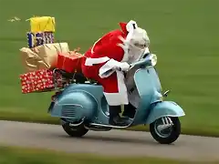 SANTA KLAUS EN VESPA