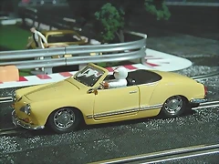 Volswagen Karman-Ghia Convertible Amarillo Volswagen Karman-Ghia Convertible Amarillo