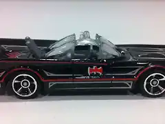 Batman TV Series Batmobile_2014_1