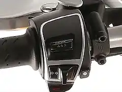 Moto-Guzzi-V85-05
