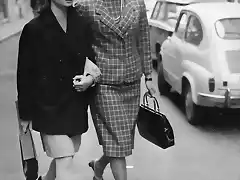 zFamosos Ingrid Bergman e Isabella Rossellini (su hija) en Roma 1962  carlos850