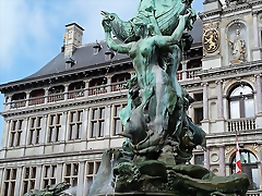 Grote Markt. Fuente de Silvio Bravo