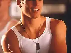 Josh-Hartnett-in-Tank