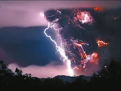 Chaiten. Volcan en erupcion 1