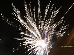 32, fuegos artificiales, marca2