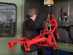 2019-02-27 14_28_24-(3) Moto Guzzi V85TT_ inizia la produzione - YouTube