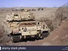 tel-como-saqi-israel-28-oct-2018-un-oxidado-tanque-sobre-una-roca-en-las-alturas-del-golan-recuerda-la-bat