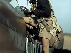 Piloto canadiense con su Spitfire en el Norte de frica