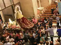 34, en la iglesia, marca