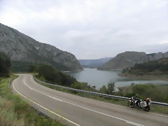R0010749