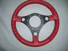 volante rojo atras