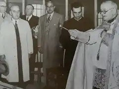 Franco y el obispo de Urgell inauguran una central del Noguera Ribagorzana en 1953