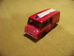 MATCHBOX 57 Land Rover Fire Truck 2 (1)