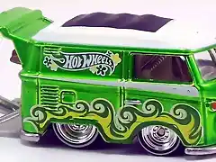 2013 04 Volkswagen-Kool-Kombi-b