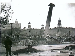 Las cuatro columnas de Montjuc, de Puis i Cadafach fuero derribadas en 1928 por la dictadura de Primo de Rivera