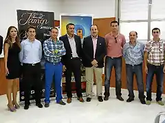 51377_44718_Organizadores-y-colaboradores-de-la-XIX-Feria-del-Jamon--Serrano-de-Seron-posan-delante-del-cartel-del-evento_G