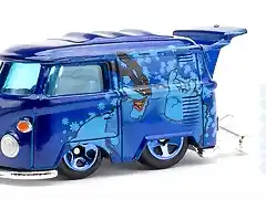 2016 hot-wheels-beatles-kool-kombi-1