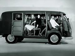Volkswagen_Bully-12