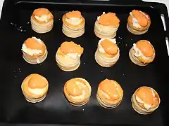 Volovanes de cangrejo gratinados con salsa de piquillo