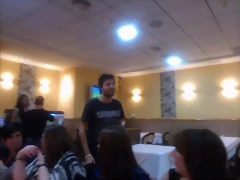 Hugo en cena antes del bolo Hugo en cena antes del bolo