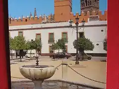 sevilla patio de banderas