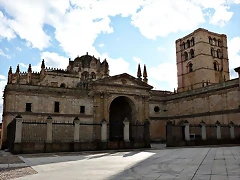 800px-Catedral_de_Zamora_%28fachada_principal%292 800px-Catedral_de_Zamora_%28fachada_principal%292