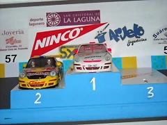 Podium Gr. Ngt (Small) Podium Gr. Ngt (Small)