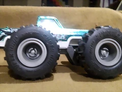 Chevy Silverado 4x4 Monster MAJORETTE (8)