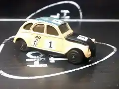 22 Citroen 3 CV TN n?1 naranja 1