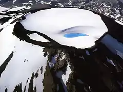 JLM-Oregon-Cascades-South Sister Mountain-crater bowl lakelet