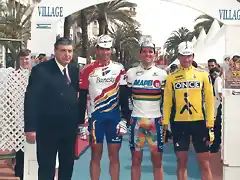 1996_sr.joaquin_sabate_president_del_e.c.b._amb_miguel_indurain_abraham_olano_i_melchor_mauri