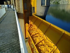 083 083