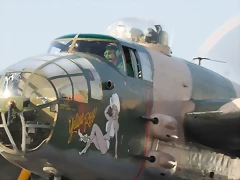 B-25 Yellow Rose. Año 2012 B-25 Yellow Rose. Año 2012