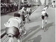 ROUBAIX 1975-R.DE VLAEMINCK-MERCKX-MARC DE MEYER-ANDRE DIERICKX.