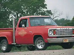 1978_dodge_lil_red_express_truck+right_front_view