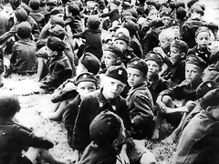 Nios en el campo de Jasenovac