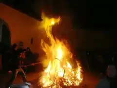 atizando el fuego