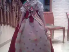 traje rojo