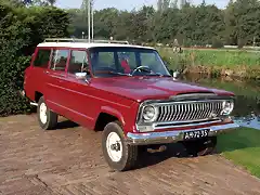 Kaiser Jeep Wagoneer 67