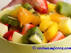 Coctel de frutas tropicales