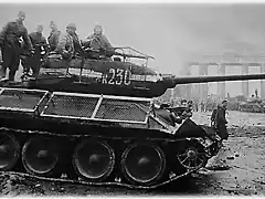 T-34_85 1944 Flattened_183_SmallCopula Berlin_1